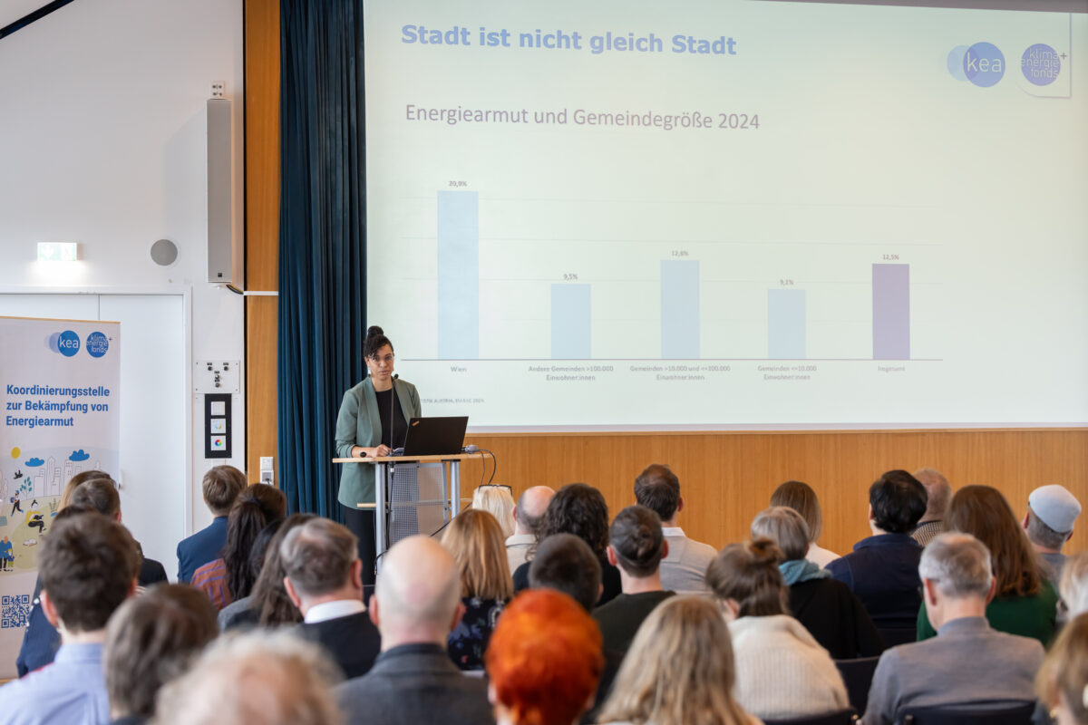 Caroline Nwafor präsentiert bei der zweiten kea-Fachtagung 